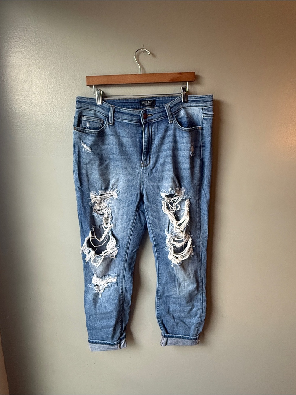 Judy Blue Women’s Distressed Boyfriend Jeans Size 13/31 Medium Wash
